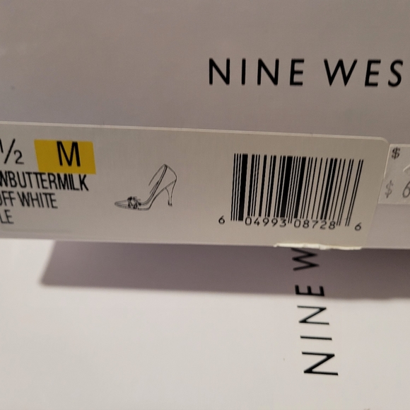 Nine West, size 8.5, off white stiletto shoes - Picture 2 of 5